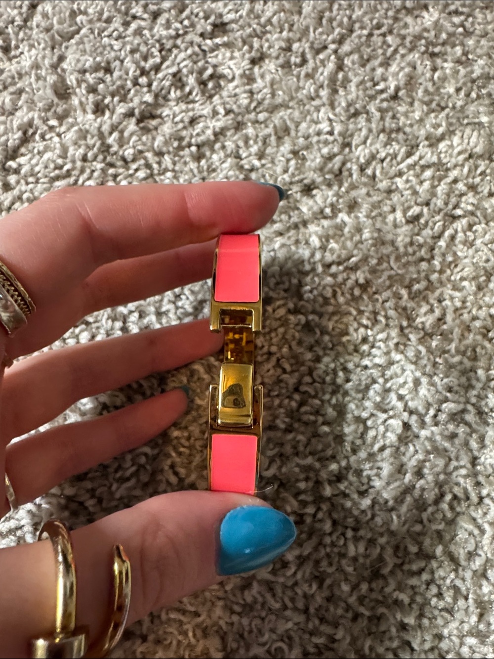 Kate Spade Coral Enamel Gold Spade Bangle Bracelet - Picture 3 of 5